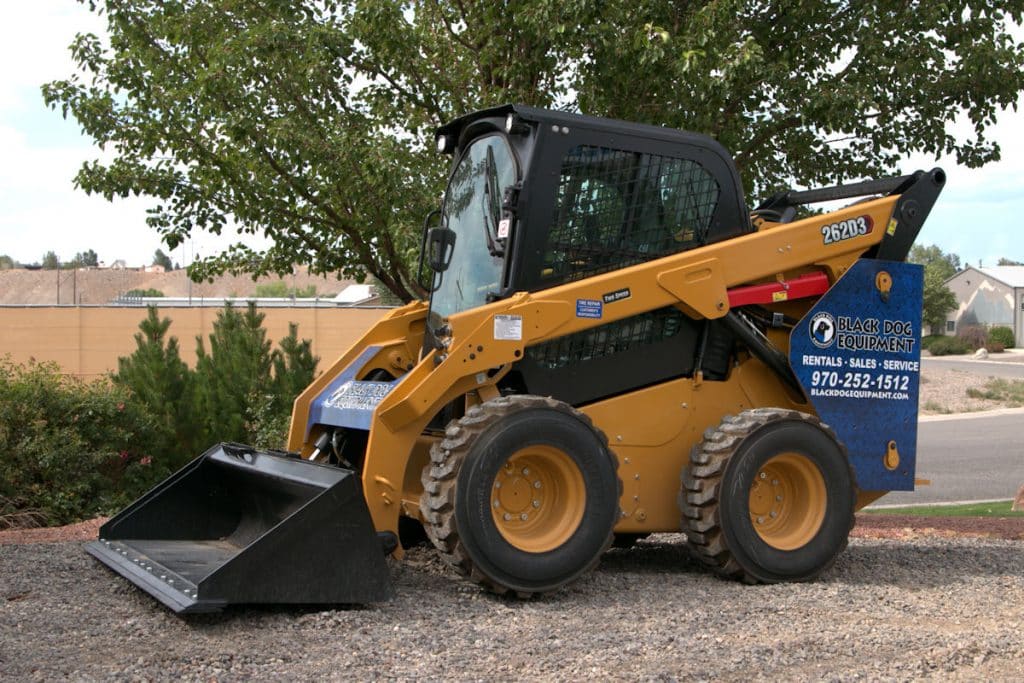 Side profile of the Caterpillar 262D3 Skid Loader Rental