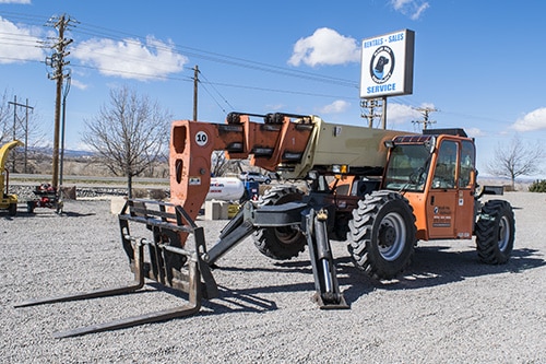 JLG G1055A left side