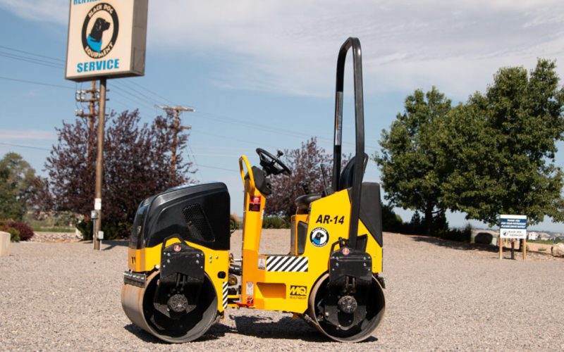 Smooth Roller Rental MQ AR14H - Black Dog Equipment