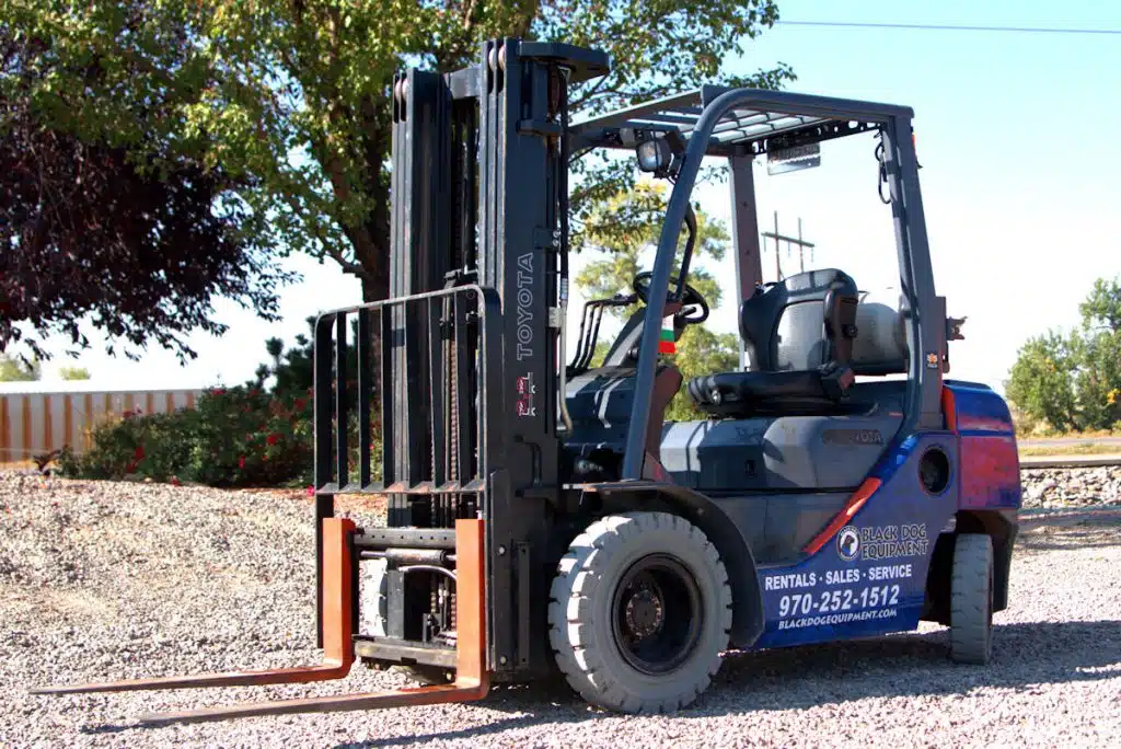 Toyota 8FGU25 Warehouse Forklift outside